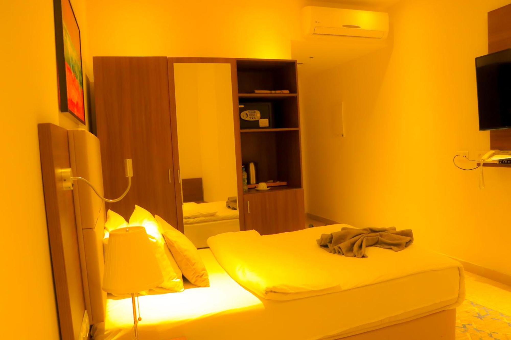 Capital Hotel Djibouti Djibouti City Екстериор снимка
